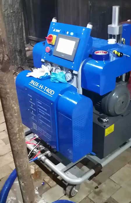 焦作哪個市場賣聚脲噴涂機(jī)(圖1) JNJX-H-T40D液壓聚脲噴涂機(jī)