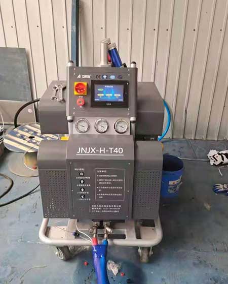 焦作哪個市場賣聚脲噴涂機(jī)(圖2) JNJX-H-T40液壓聚脲噴涂機(jī)